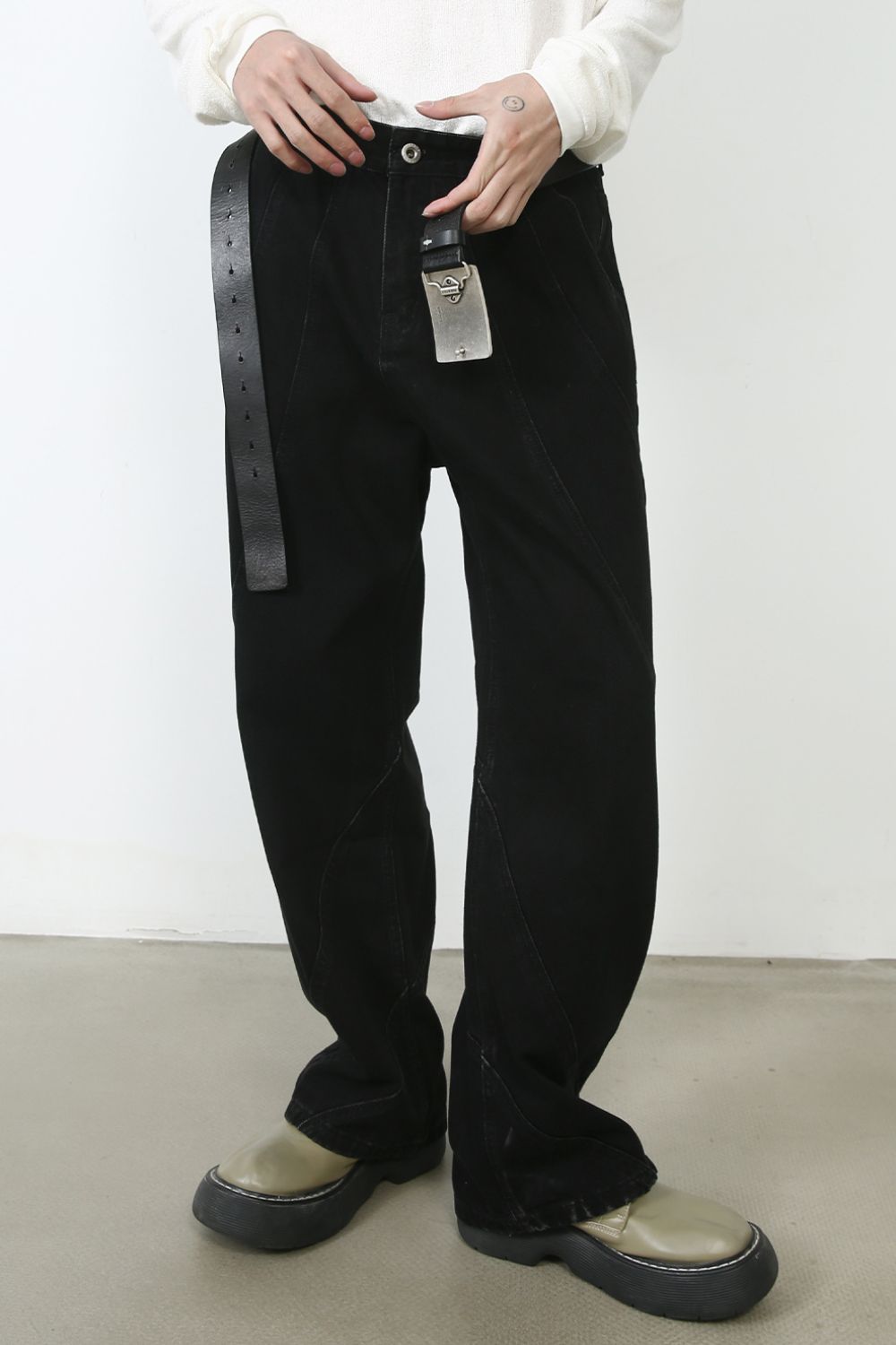 8e5ef25c-6d44-454d-a991-11a7d43c7ba9-Max