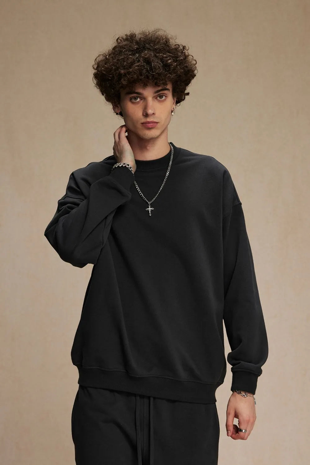 Round Neck Long Sleeve Sweatshirt