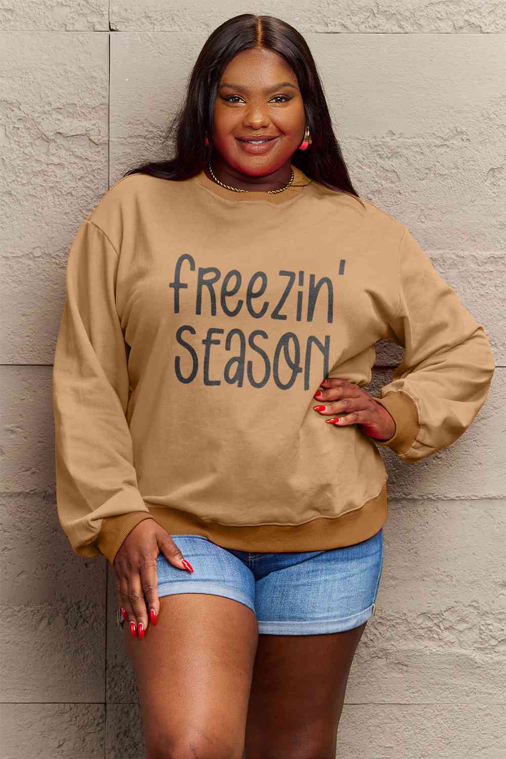 FREEZIN' SEASON Graphic Sweatshirt