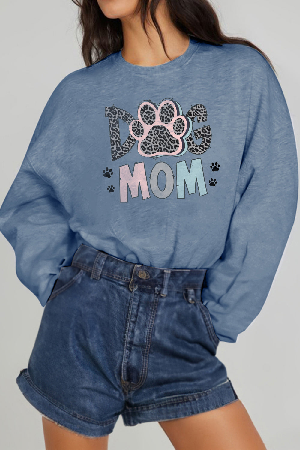 DOG MOM Graphic Sweatshirt