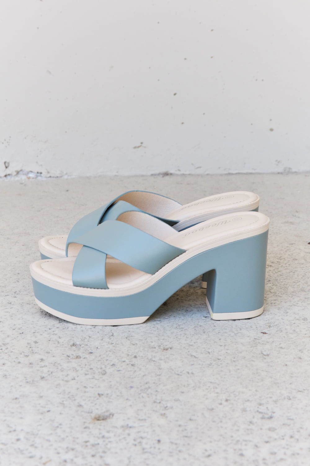 Contrast Platform Sandals in Misty Blue